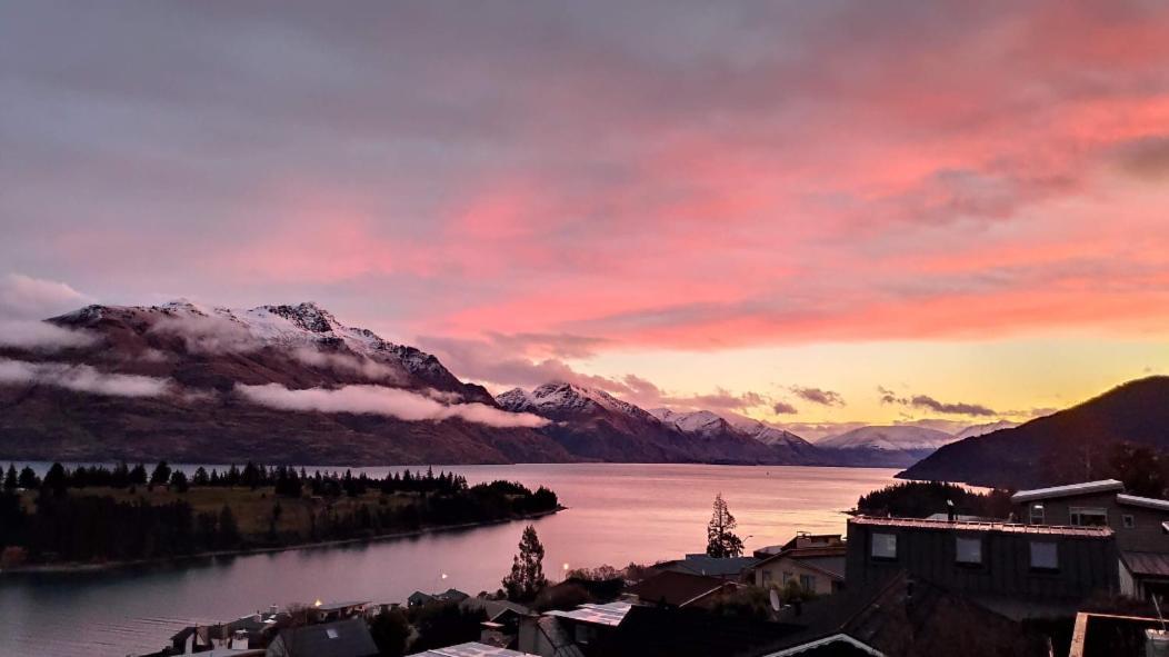 Spacious Home With Awesome Lake Views Queenstown Exterior foto